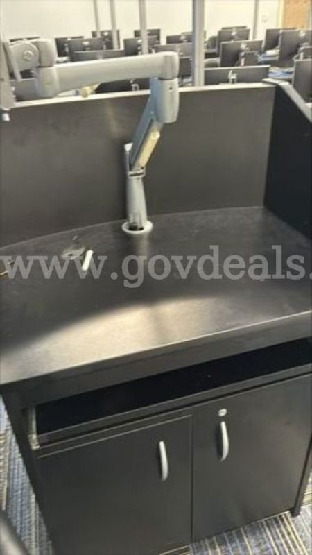 Black Podium(226283 TM)