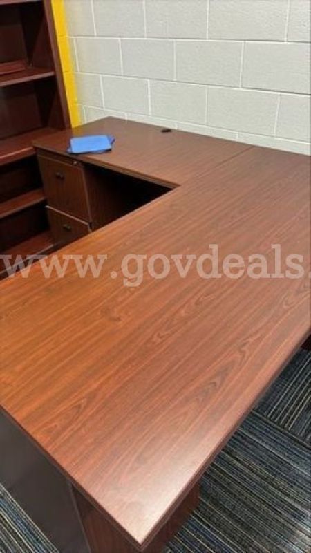 L shape desk( 226642 TM)