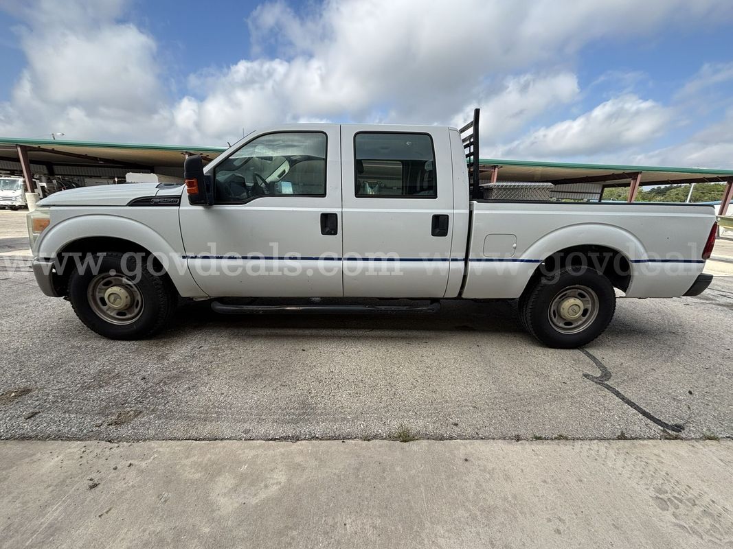 2011 Ford F-250 SD XL Crew Cab 2WD