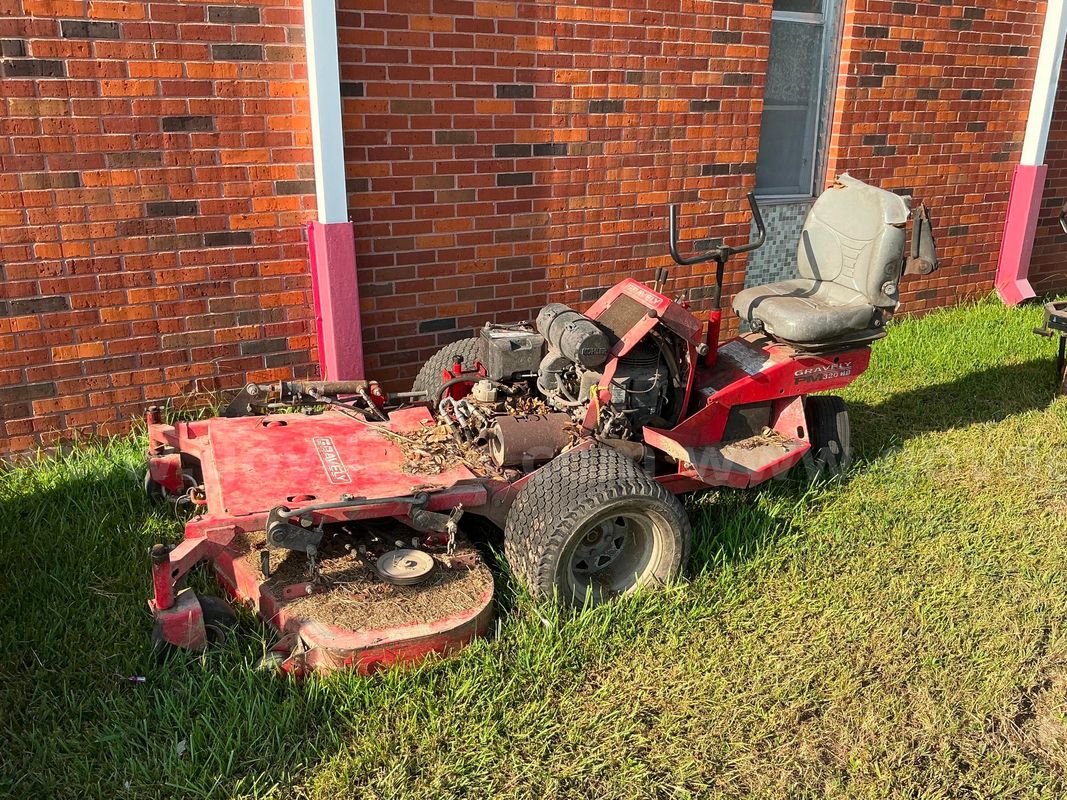 GRAVELY PROMASTER 320HD 60" Zero Turn Lawn Mower