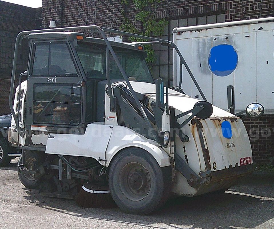 2007 Elgin Street Sweeper