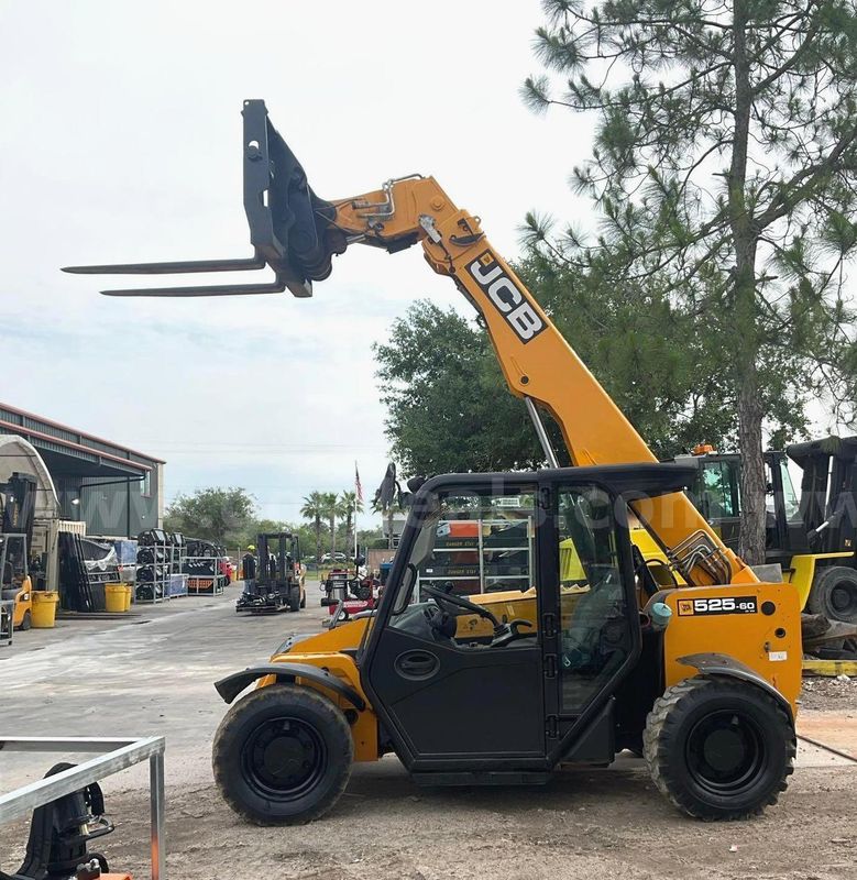 Jcb 525-60 Hi Viz Load All Telescopic Telehandler Model 525-60t4; Diesel Powered: Full Size Cab; Approx Max Lift Capaci