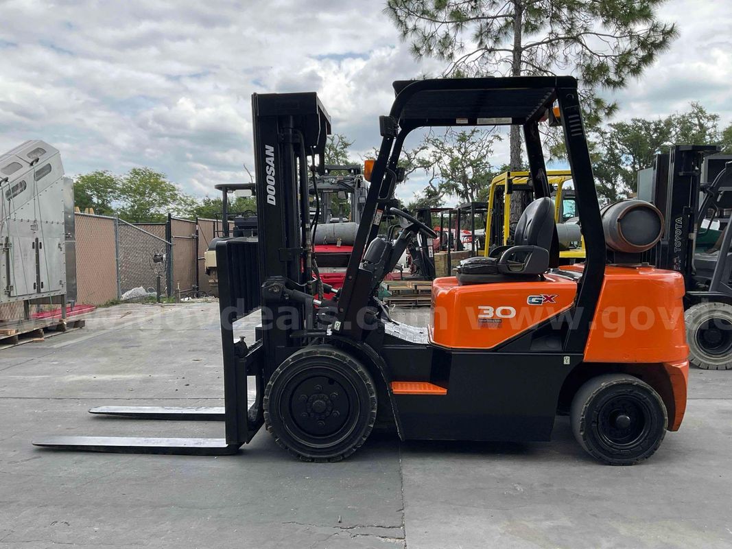 Doosan Forklift C30g, Lp Powered
