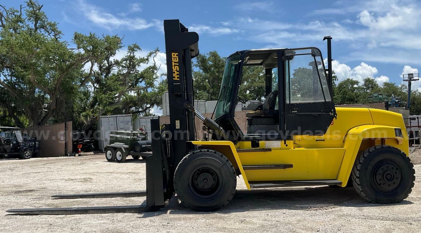 Hyster 36,000 Lb Capacity Forklift; Diesel Powered