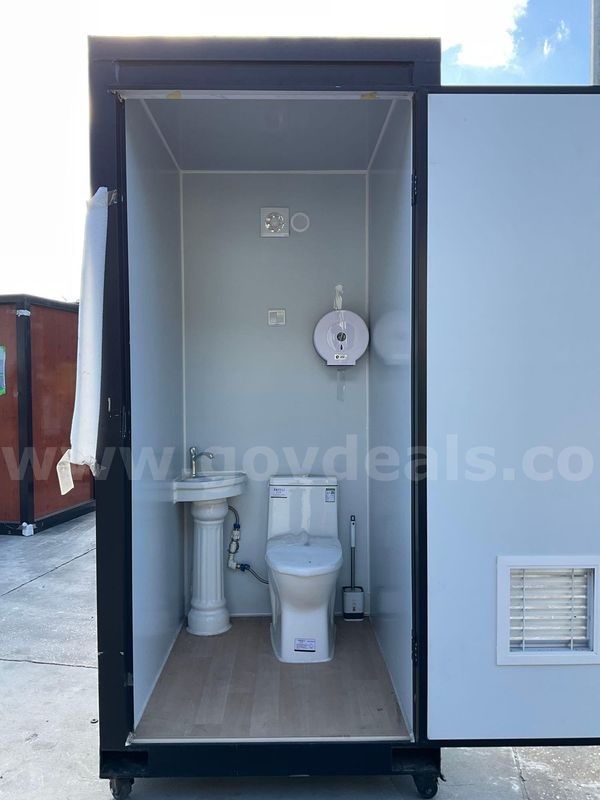 UNUSED SINGLE STALL MOBILE BATHROOM
