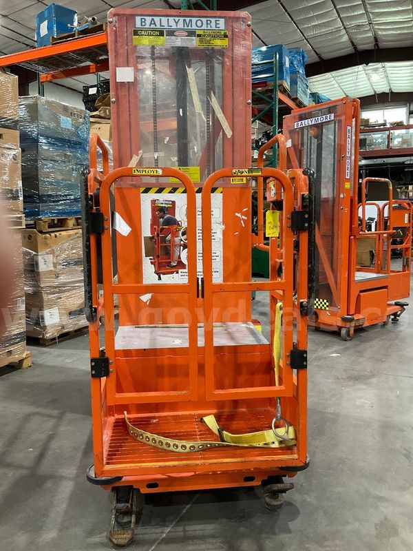 2015 BALLYMORE VERTICAL MAST MAN LIFT, MAX PLATFORM HEIGHT 12FT