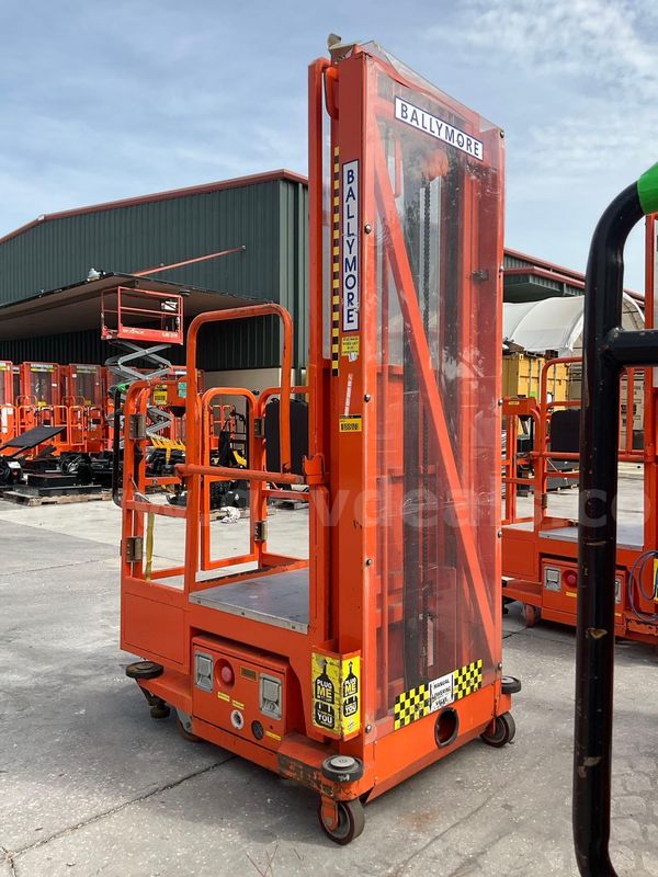 2015 BALLYMORE VERTICAL MAST MAN LIFT, MAX PLATFORM HEIGHT 12FT