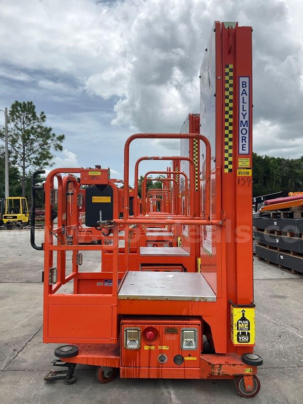 2015 BALLYMORE VERTICAL MAST MAN LIFT, MAX PLATFORM HEIGHT 12FT