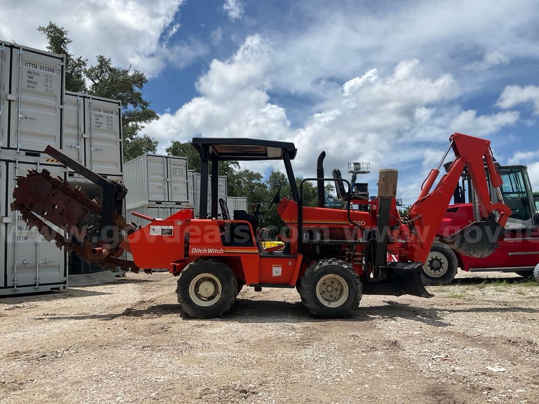 Ditchwitch Trencher H512, Backhoe, Diesel