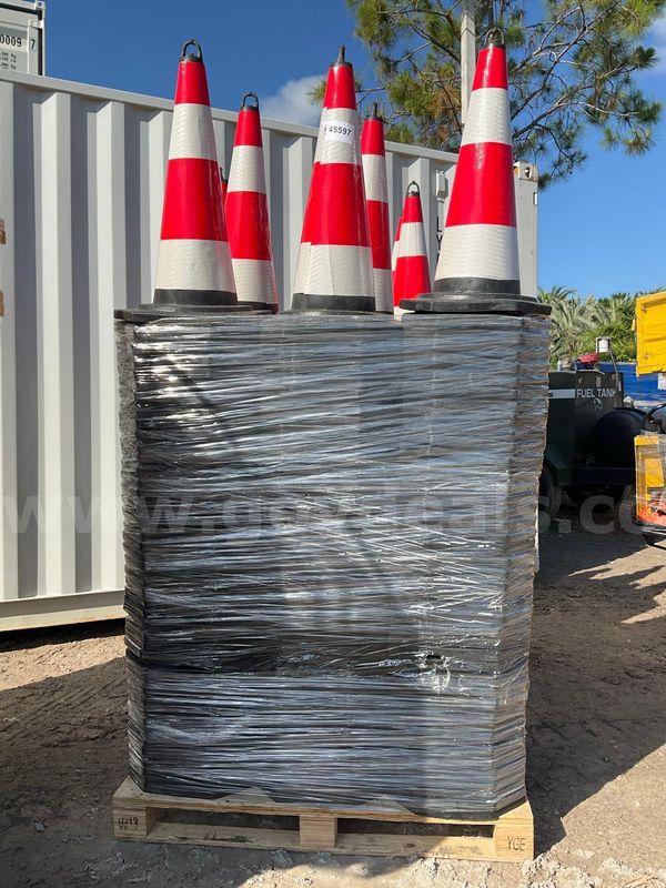 UNUSED REFLECTIVE SAFETY TRAFFIC CONES TYPE TSC, APPROX 250PCS, APPROX 28in T EACH