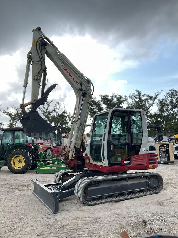 2019 Takeuchi Excavator Tb290, Diesel, Enclosed Cab, Push Blade,A/C Air Condition, Runs And Operates