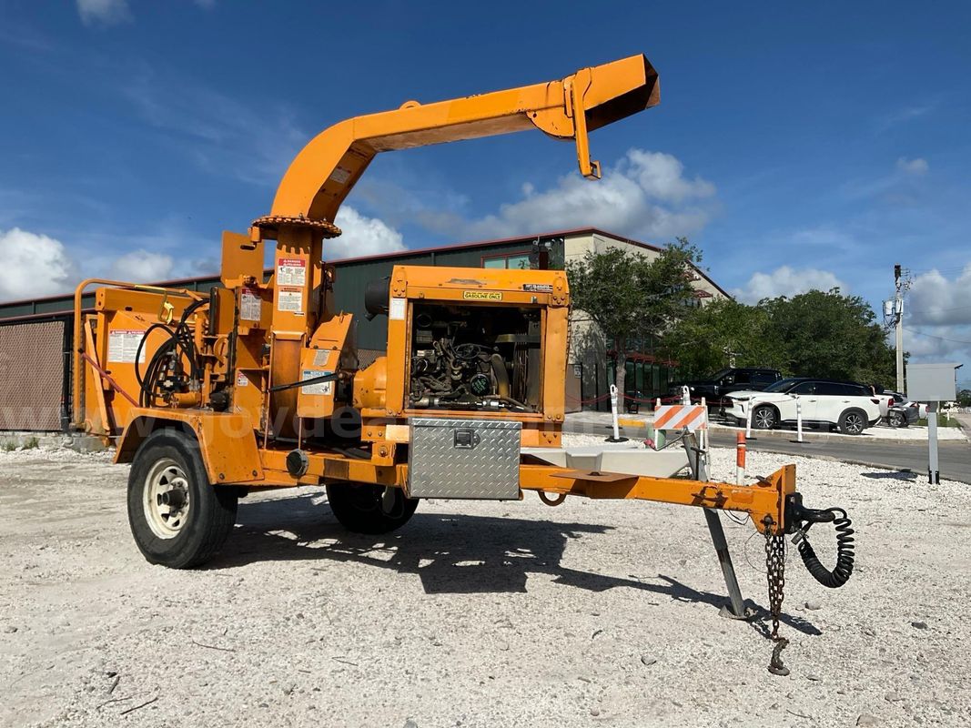 2017 BANDIT INDUSTRIES TOWABLE DISC STYLE HAND FED WOOD CHIPPER