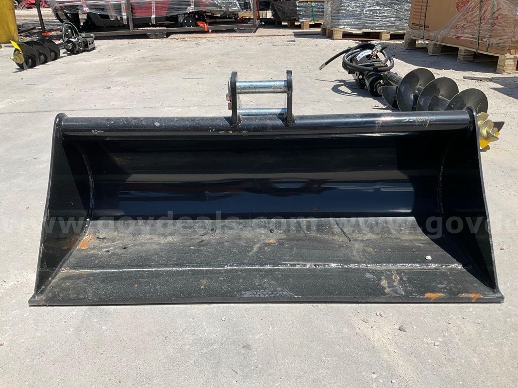 UNUSED MINI BUCKET ATTACHMENT FOR MINI EXCAVATOR, APPROX 32in