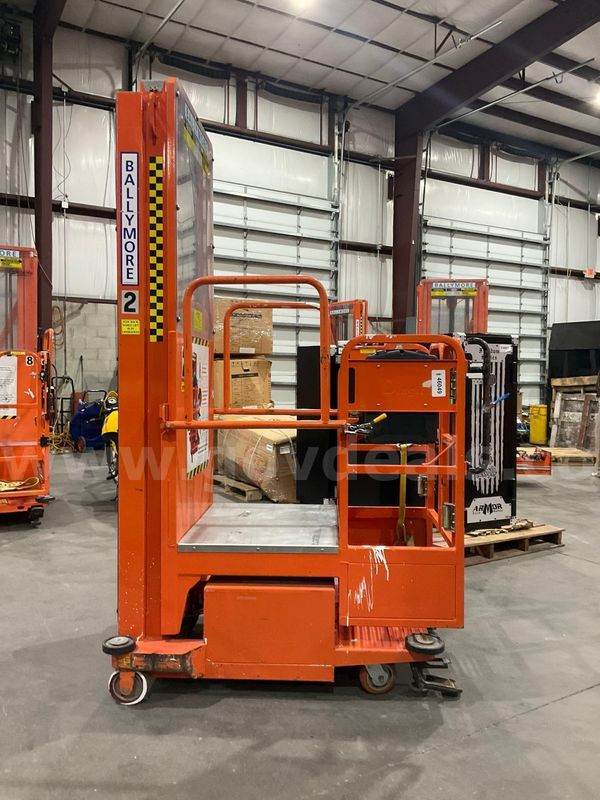 2015 BALLYMORE VERTICAL MAST MAN LIFT, MAX PLATFORM HEIGHT 12FT