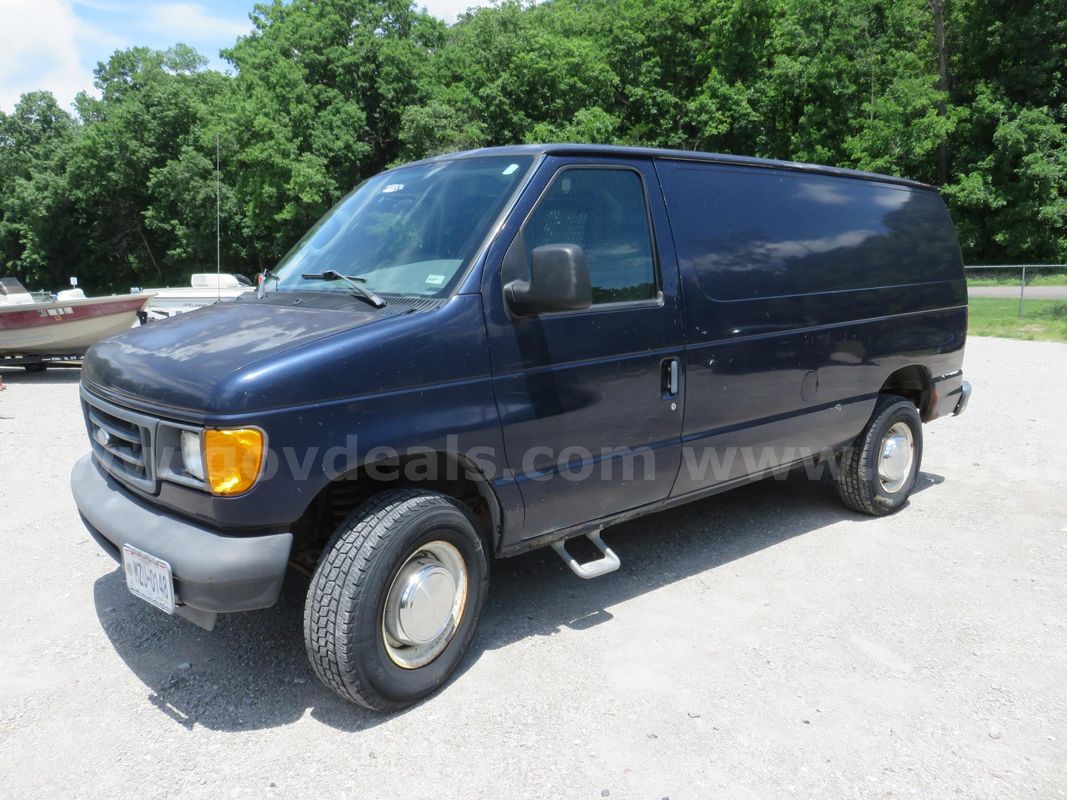 2004 Ford Econoline CARGO VAN, 5.4L V8 SOHC 16V.