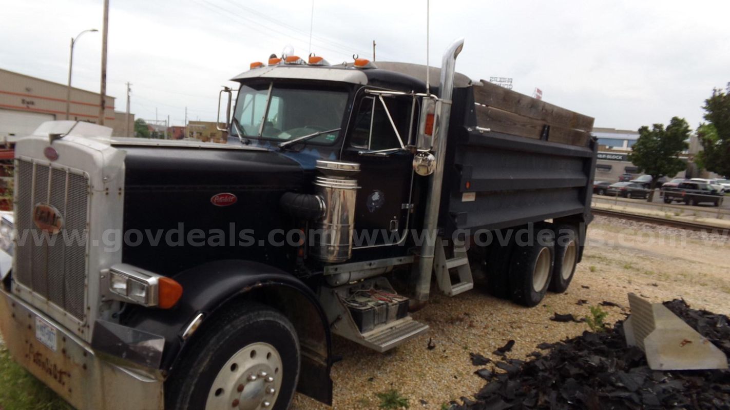 1973 Peterbuilt Dump Truck