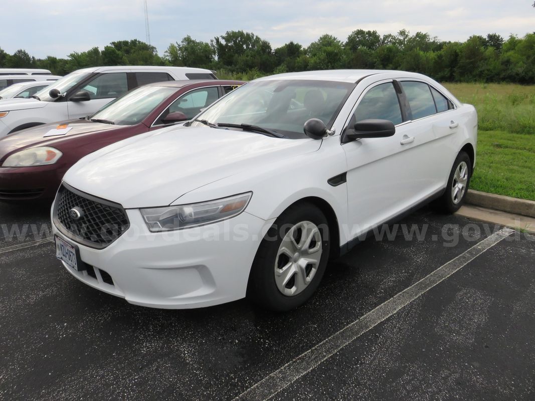 2013 Ford Taurus SEDAN 4-DR, 3.5L V6 DOHC 24V.