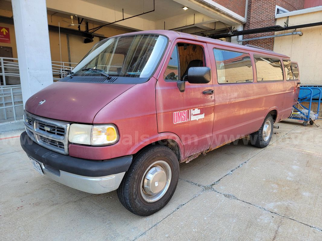 1996 Dodge Ram Wagon MULTI-PURPOSE VAN 4-DR, 5.9L V8 OHV 16V.