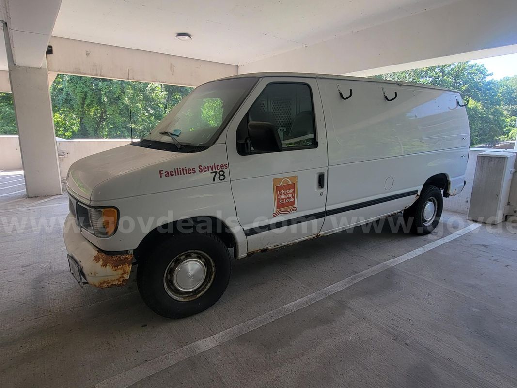 2000 Ford Econoline CARGO VAN, 4.2L V6 SOHC 12V.