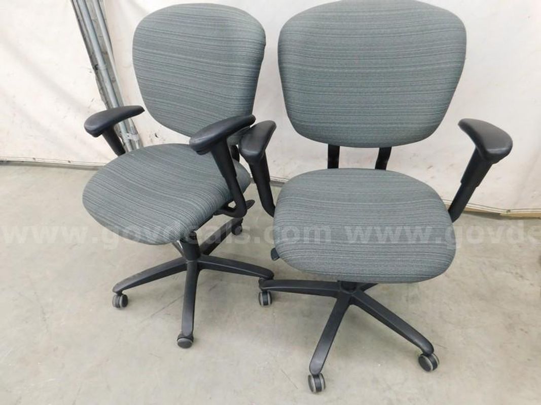 2 Office Chairs - B6