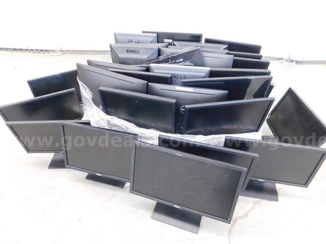 35 Dell Monitors - B3