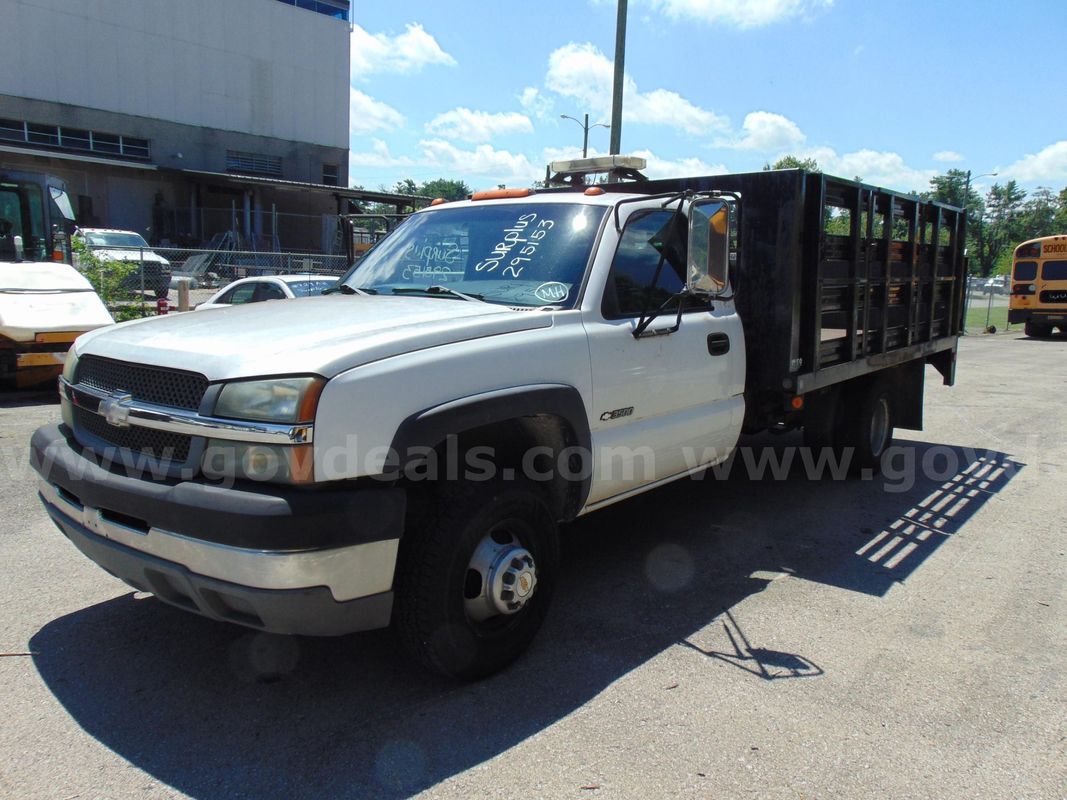 2003 Chevrolet C3500 Flat Bed - Surplus Lot
