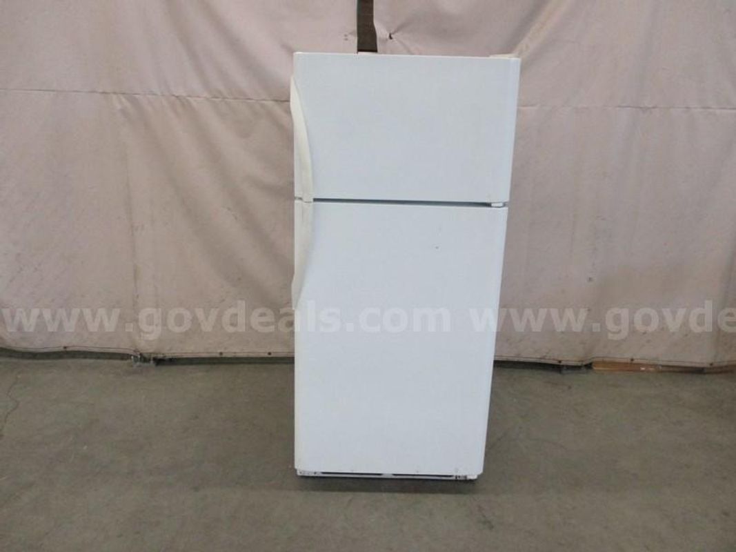 Frigidaire Refrigerator - B8