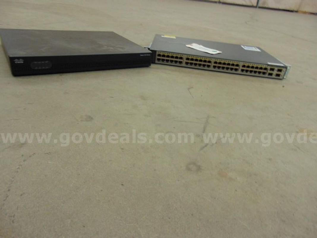 2 Cisco Routers - B1