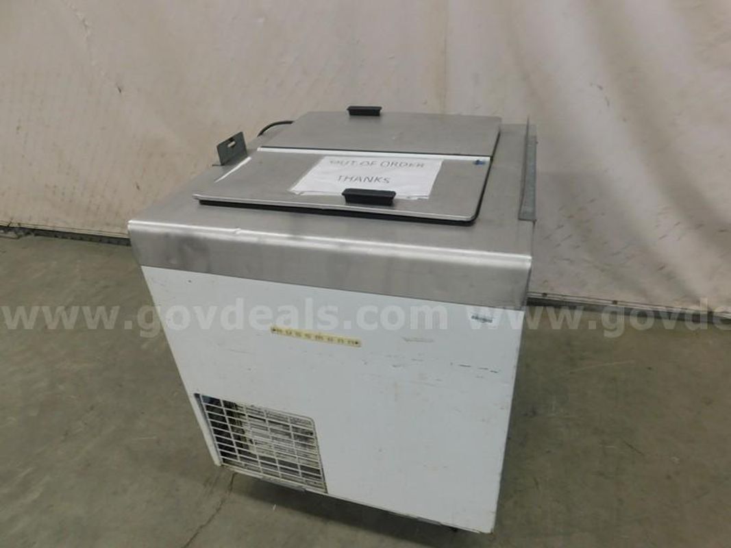 Commercial Freezer - C2