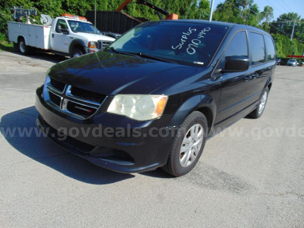 2014 Dodge Grand Caravan Minivan - Surplus Lot