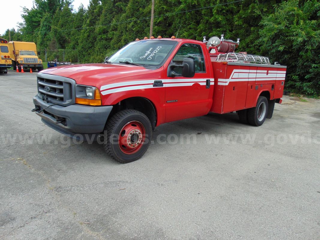 2001 Ford F-450 SD 4 WD Brush Truck - Surplus Lot