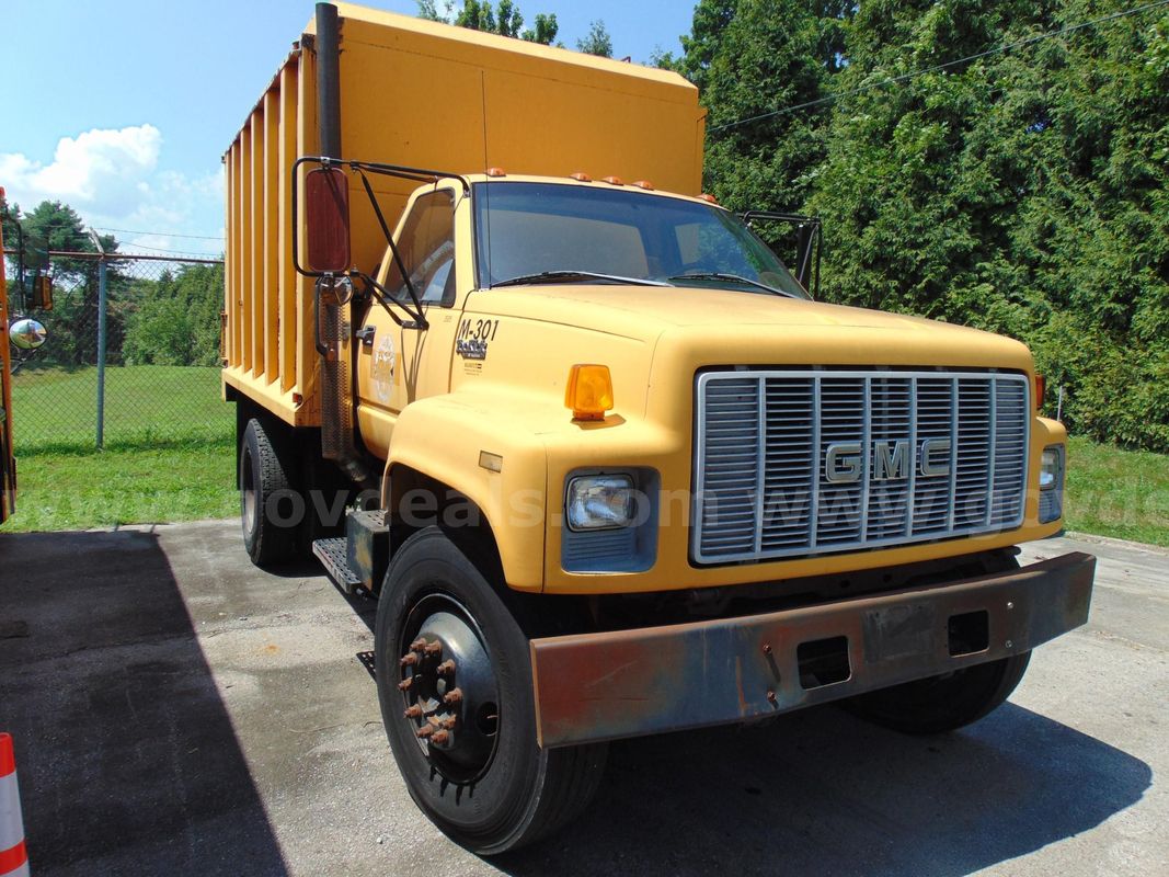 1996 GMC Top Kick Chipper Truck - Surplus Lot