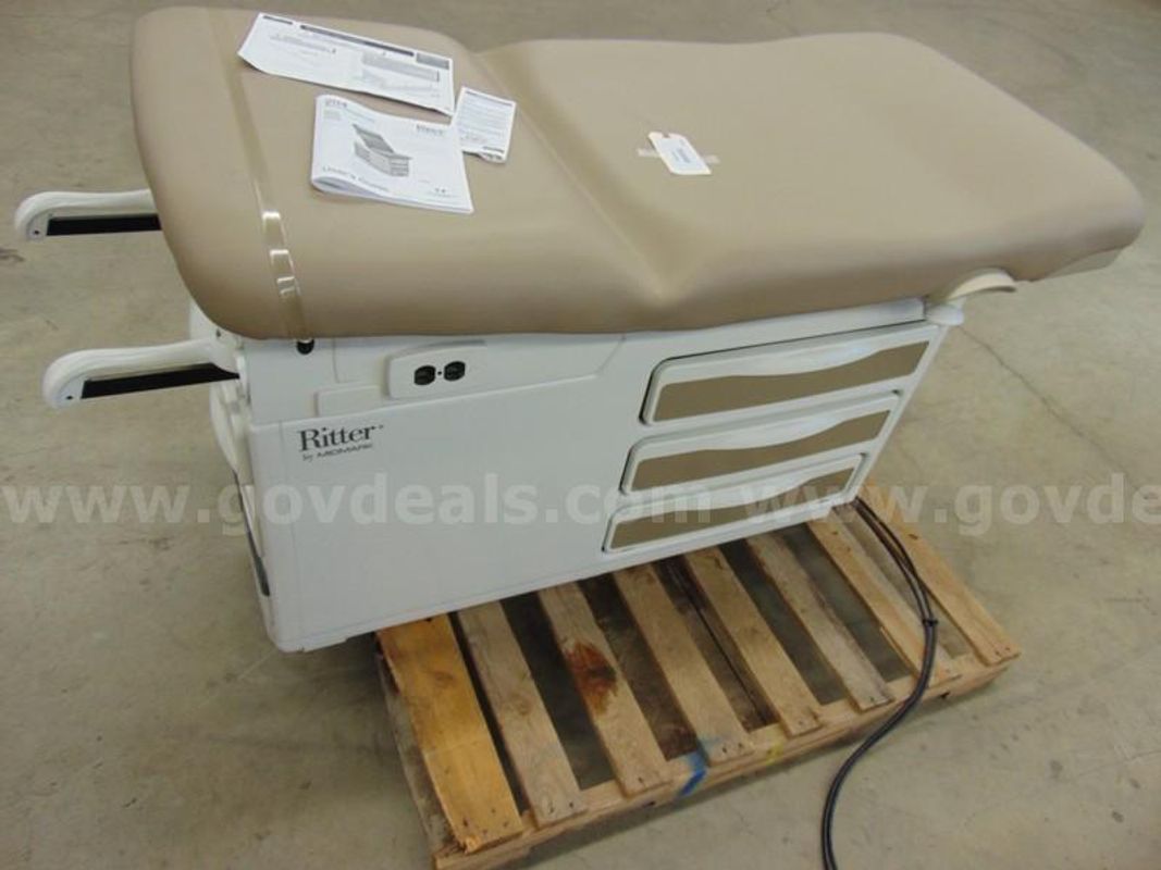 Exam Table - B7