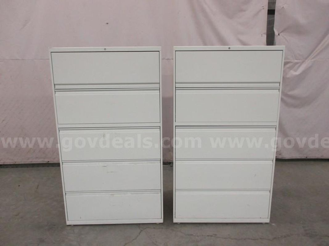 2 File Cabinets - B7 (1 of 6)