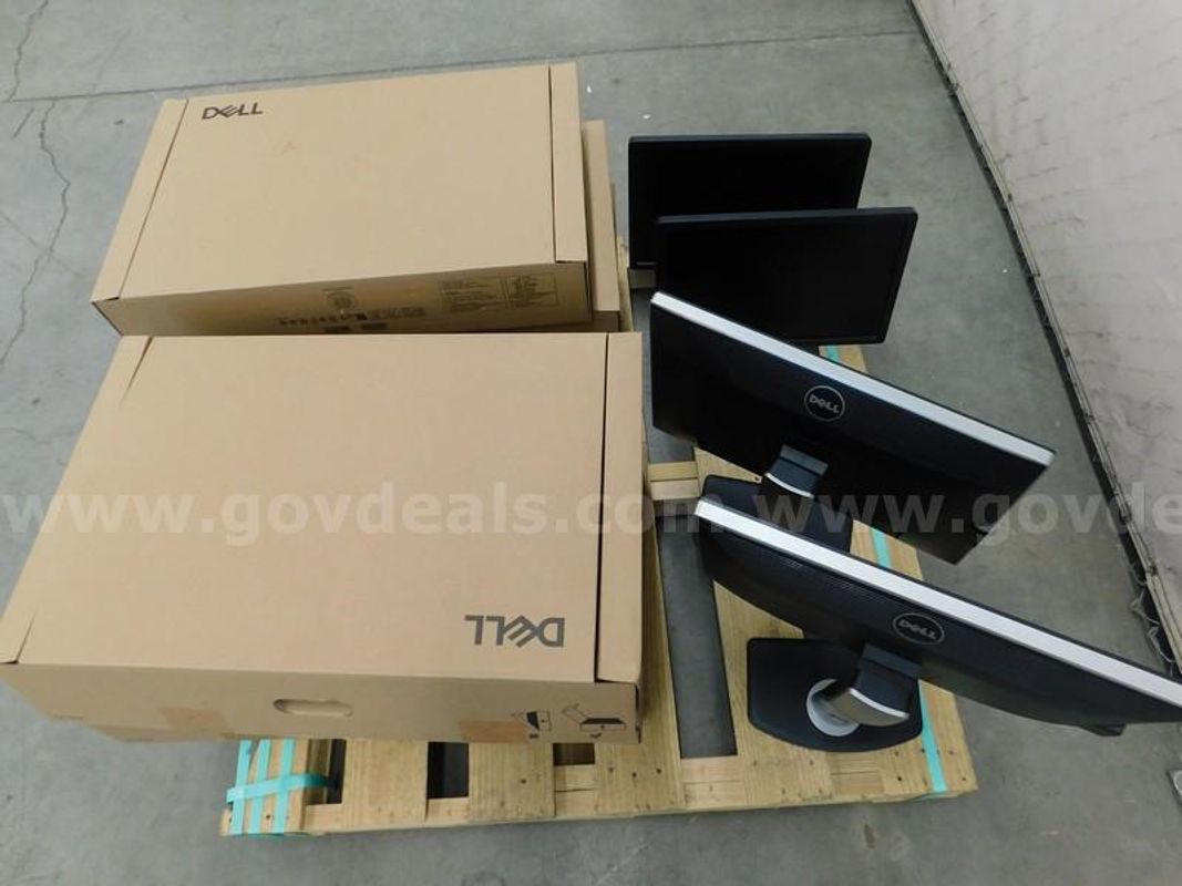 12 Dell Monitors - B7