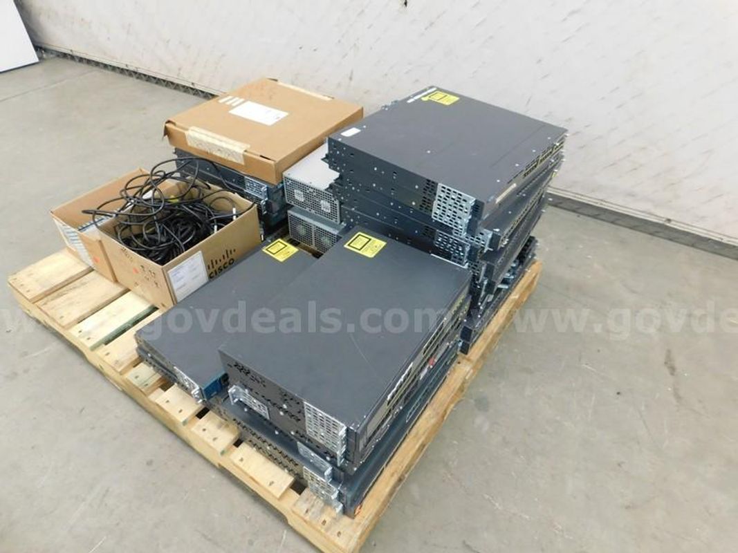 Lot of Cisco Switches & Accessories - C5
