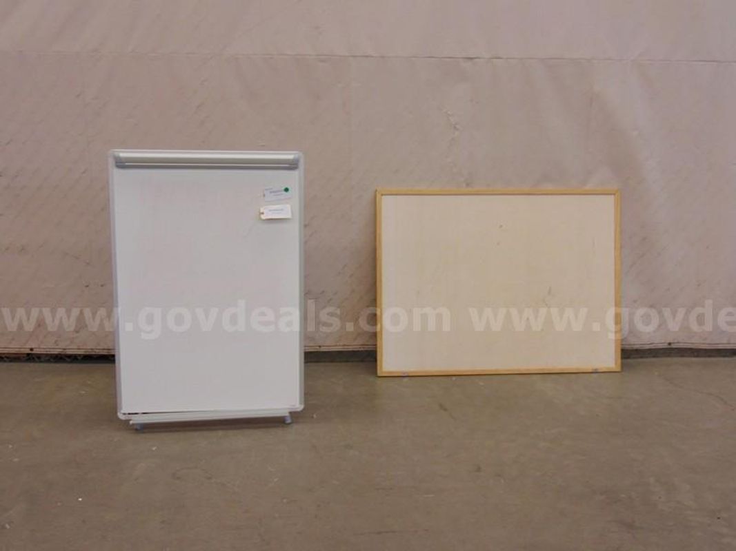Bulletin Board & Dry Erase Board - B2