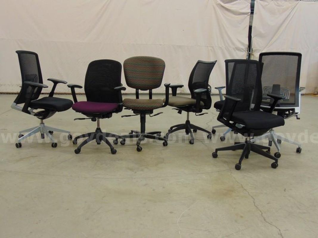 7 Office Chairs - C5