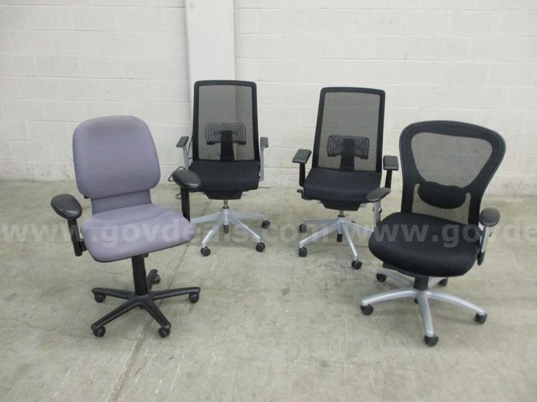 4 Office Chairs - B3