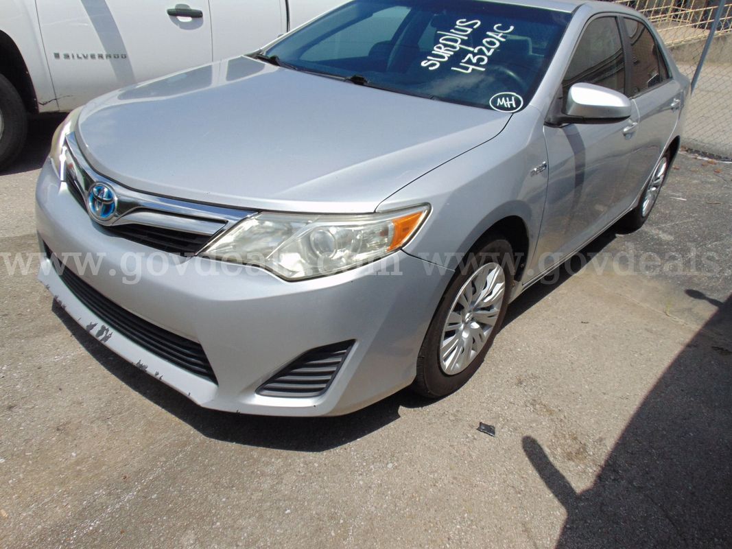 2013 Toyota Camry Hybrid 4 Dr Sedan - Surplus Lot