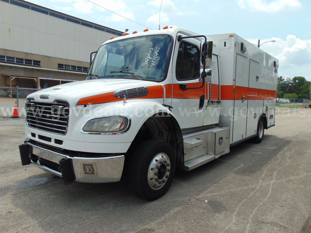 2017 Freightliner M2 106 Ambulance - Surplus Lot