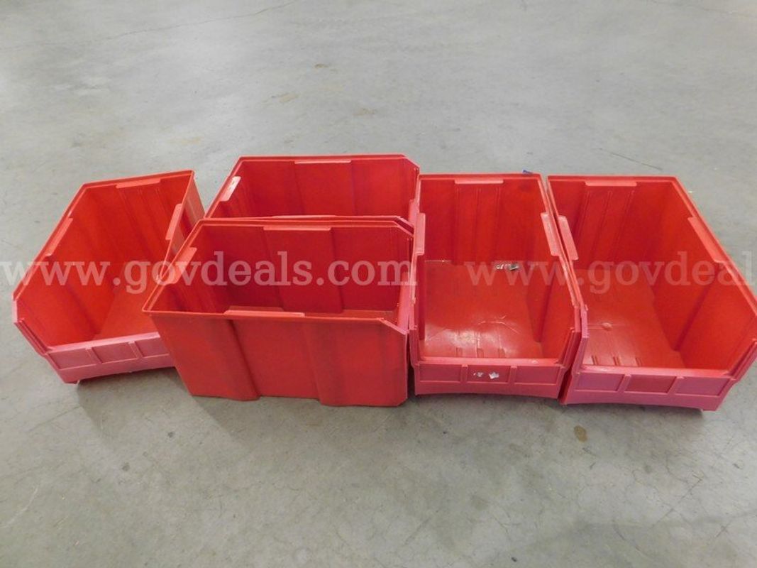 5 Plastic Bins - B1