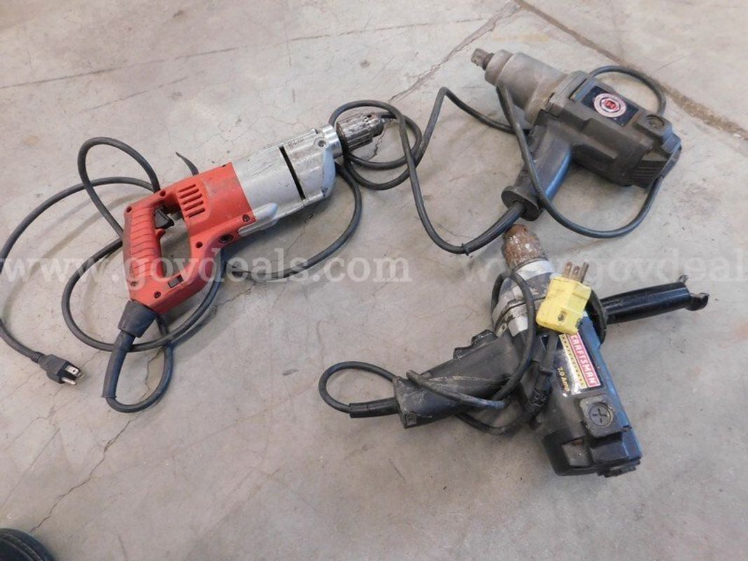 3 Dewalt Drills - A2
