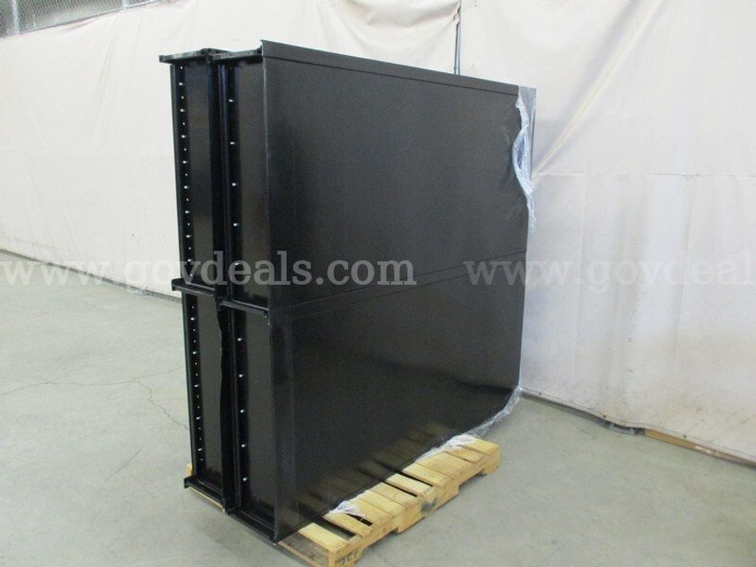 2 Shelving Units - B5