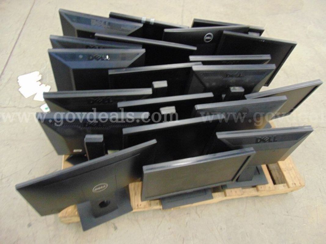 1 Lot of Dell Monitors - B5