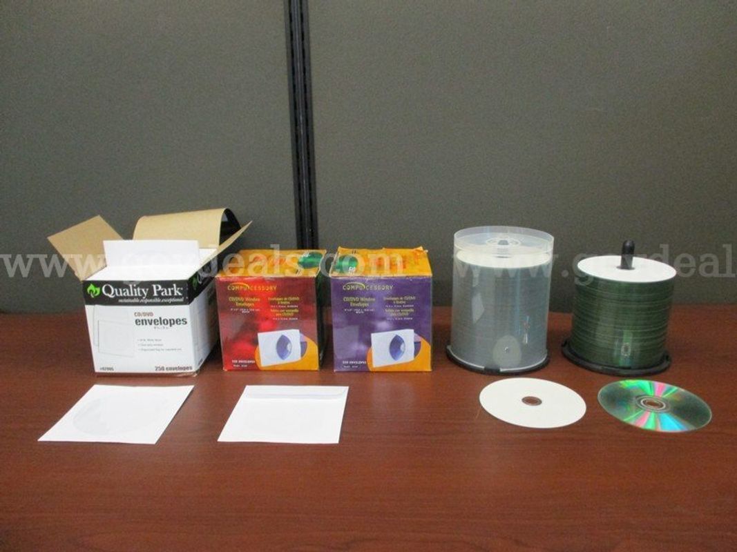 1 Lot of Blank CD's & CD Envelopes - B1