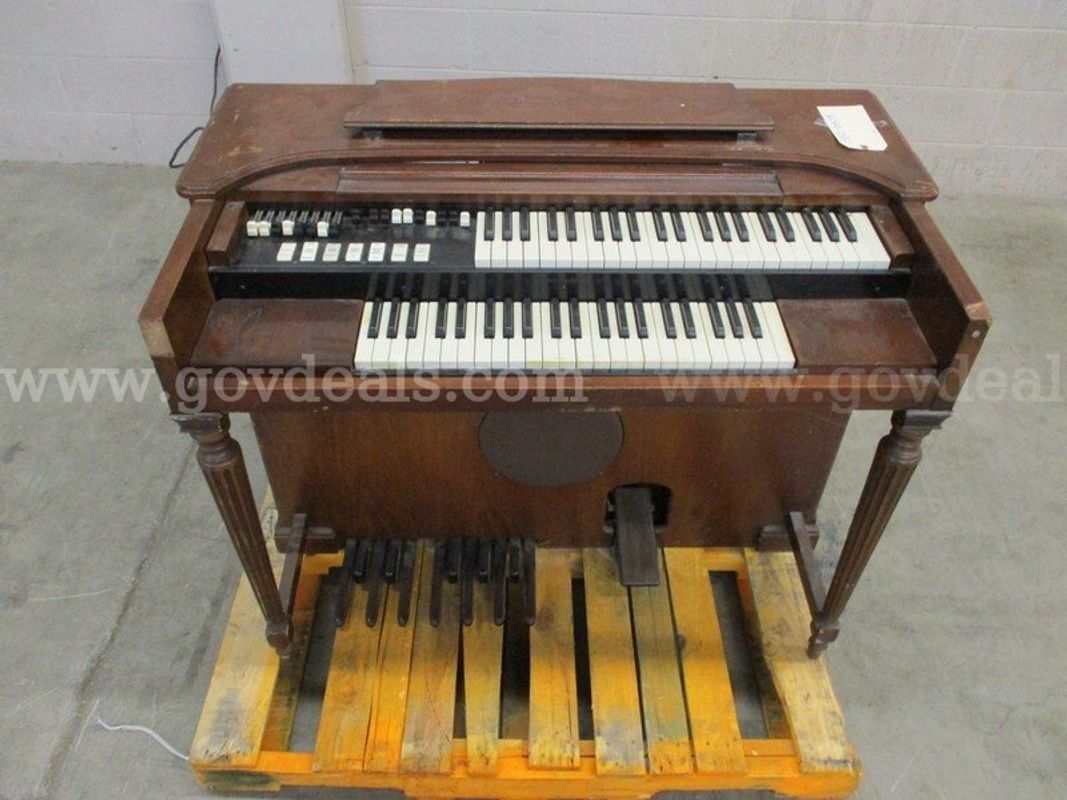 Hammond Organ - B2