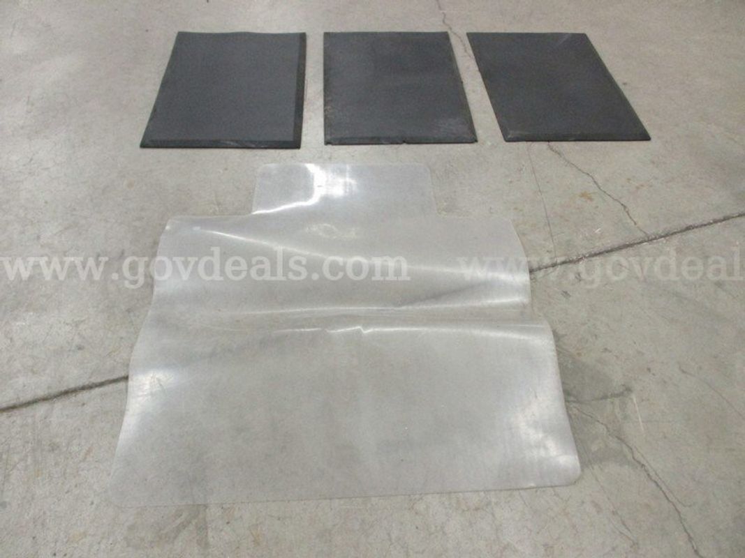 4 Floor Mats - A2