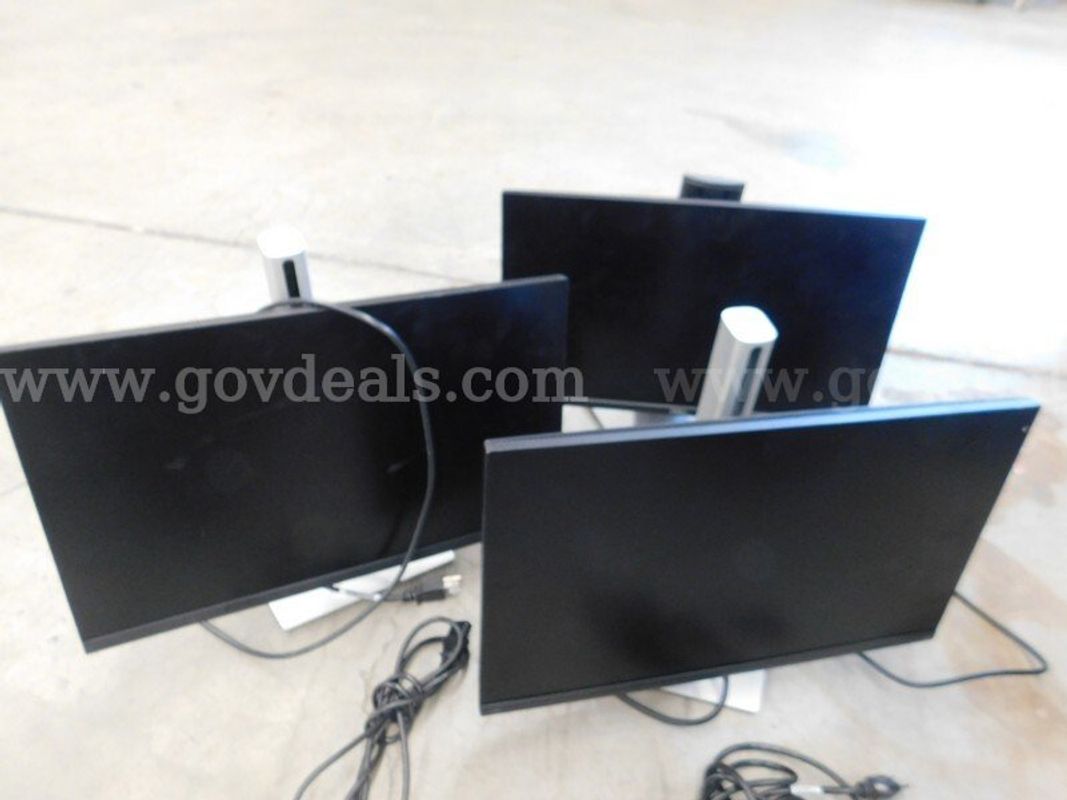 3 Dell Monitors - B1