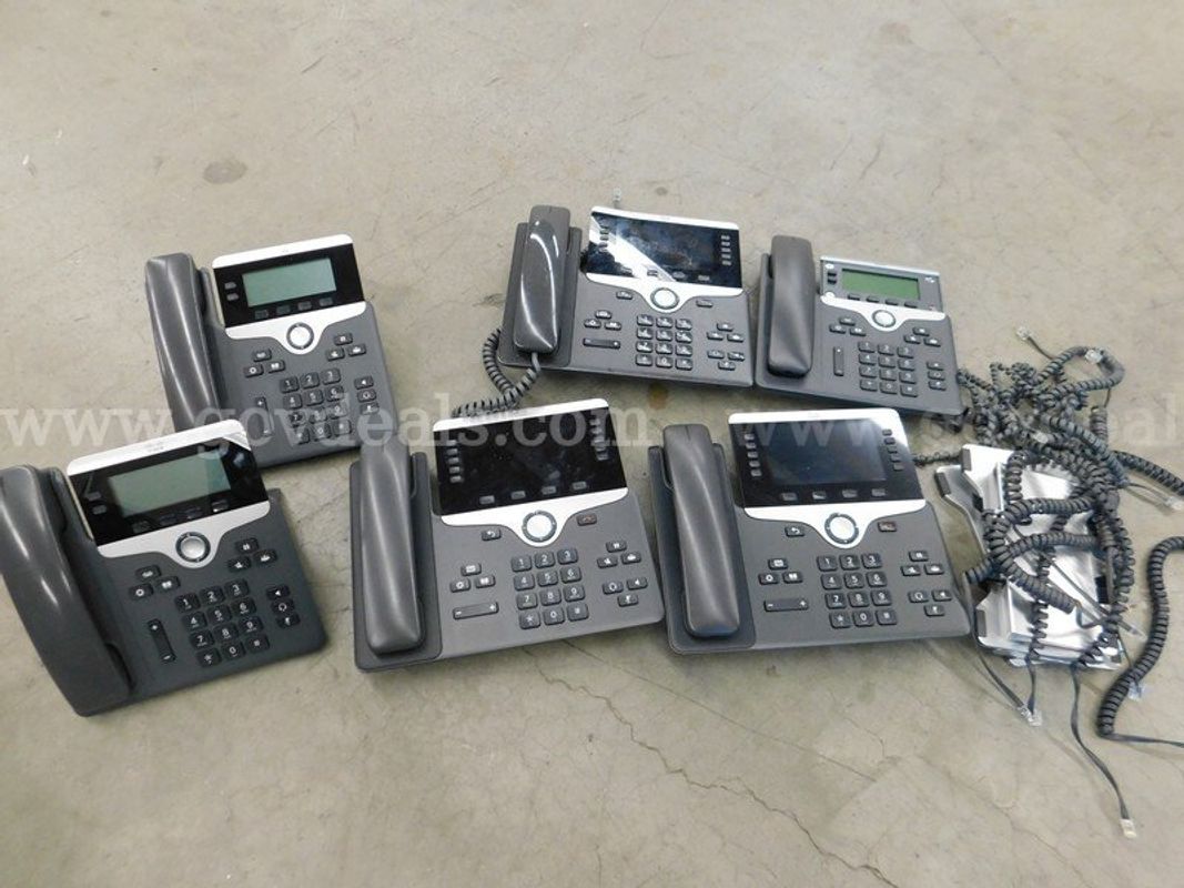 Lot of Cisco Phones - B1